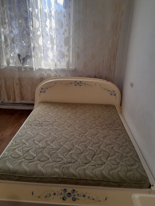 Продам спальный гарнитуры