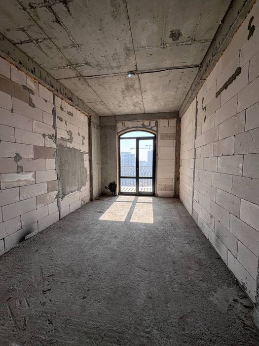 Shoshkent Продается 4 комнатная квартира коробка ул.Шота Руставели