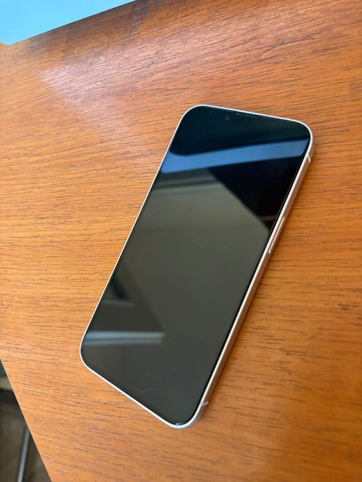 Телефон iPhone 14