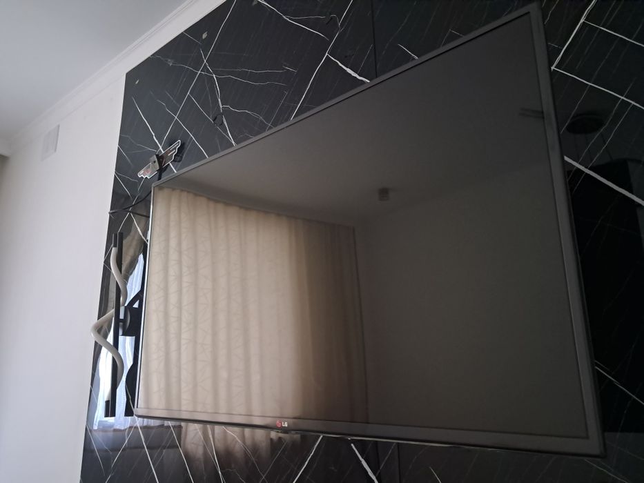 Телевизор LG на запчасти