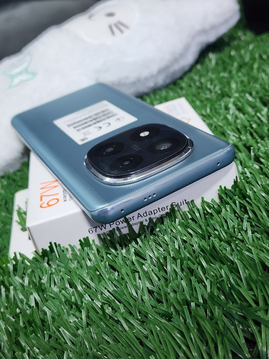 Redmi Note 14 Pro + 12/512 gb hali yangi apparat 99% da korobkasi bor