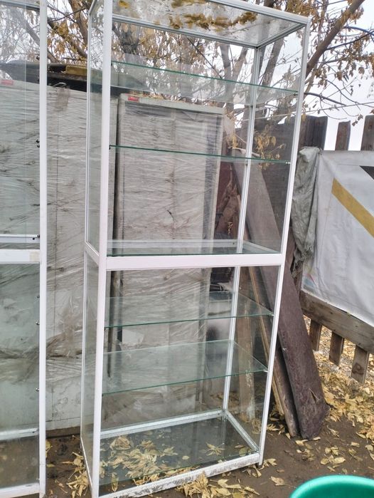Стеклянные витрины