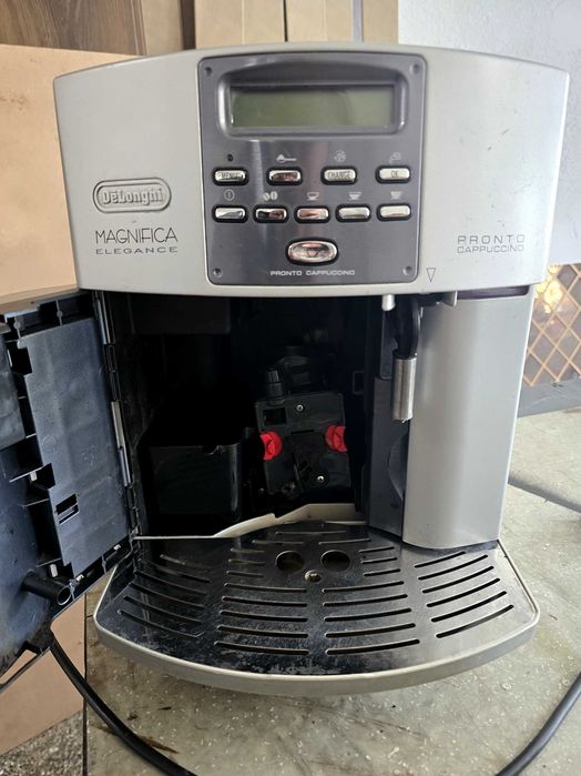 Кафемашина DeLonghi Кафеавтомат Magnifica