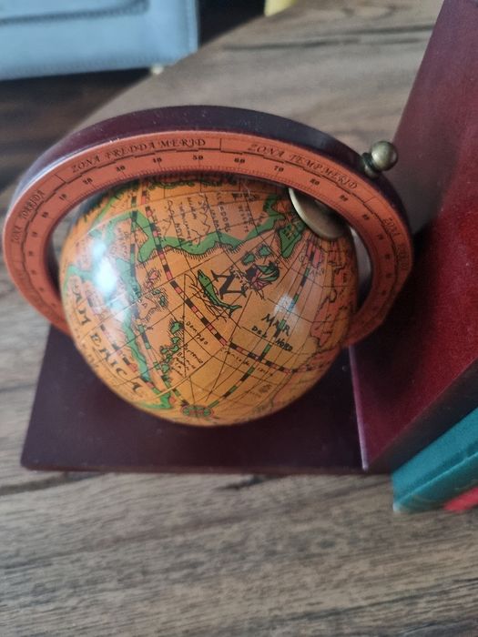 Opritoare/Suporți cărți din lemn