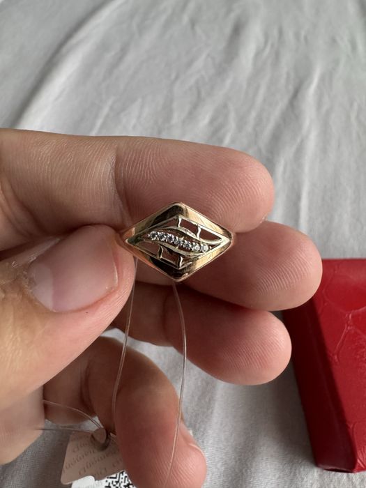 Продом кольцо золотое