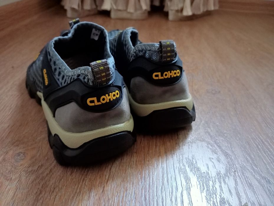 Кроссовки горные