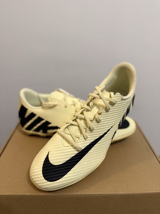Футболни обувки Nike Mercurial Vapor