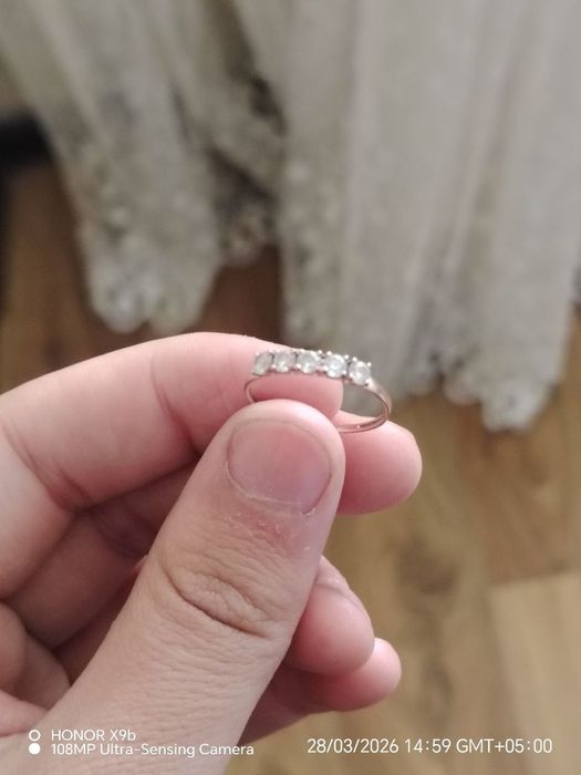 СРОЧНО! Золотое кольцо с камнями