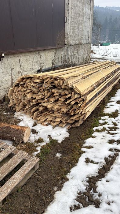 Vând scândură de calitatea întâi