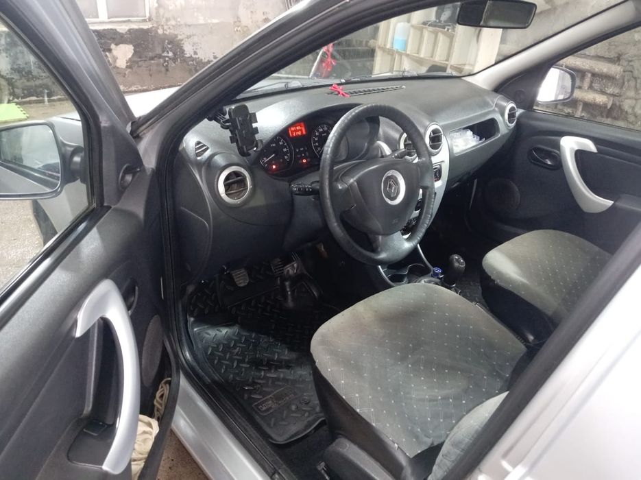 Renault Logan 2014 1.6 газ/бензин