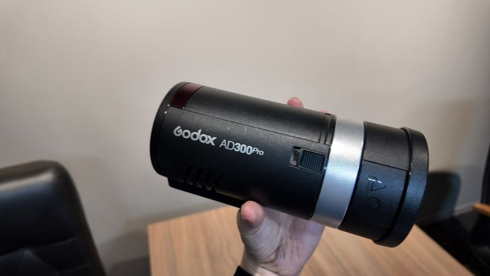 Godox AD-K1 (или просто AD300Pro & AD100Pro 3-Light Kit).