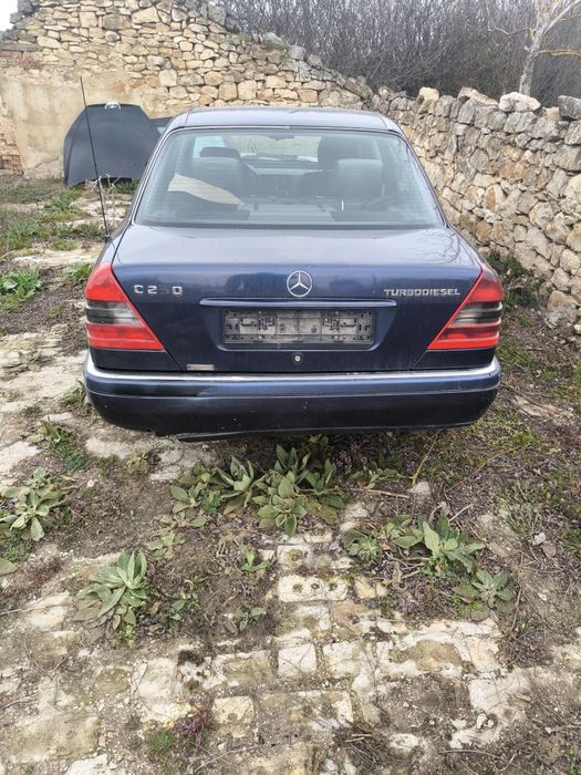 Мерцедес 250D На части