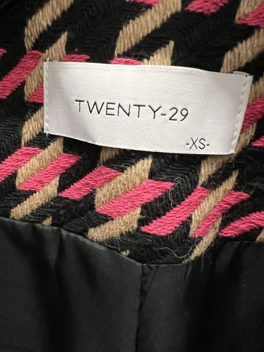 Двуредно вълнено палто