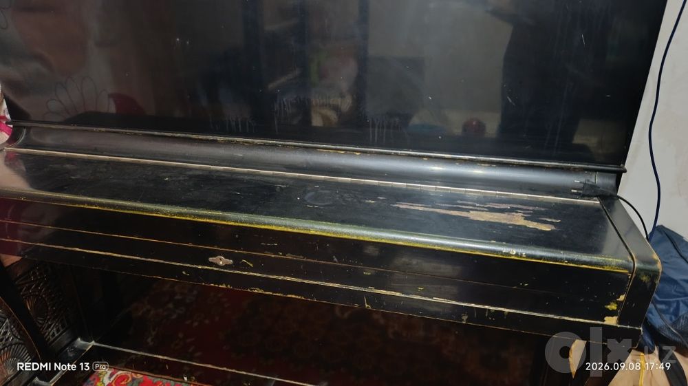 Pianina ishlatilgan azgina koʻchgan joyi bor lekin sifati yaxshi n