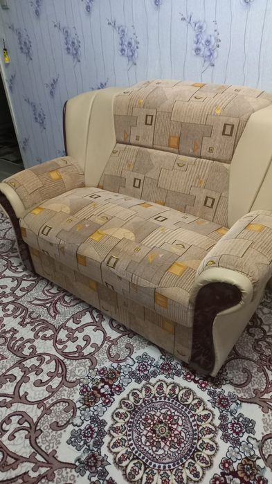 Диван,в отличном состоянии,б/у.