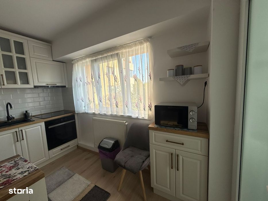 Apartament 2 camere, balcon, Între Lacuri