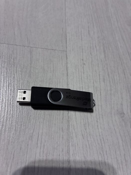 USB флашка с вграден jailbreak, с който можеш да премахваш iCloud lock