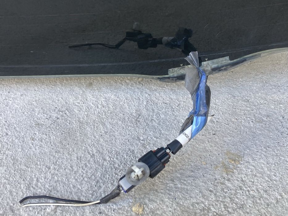 Предно стъкло за тойота авенсис/toyota avensis T25 03-08г