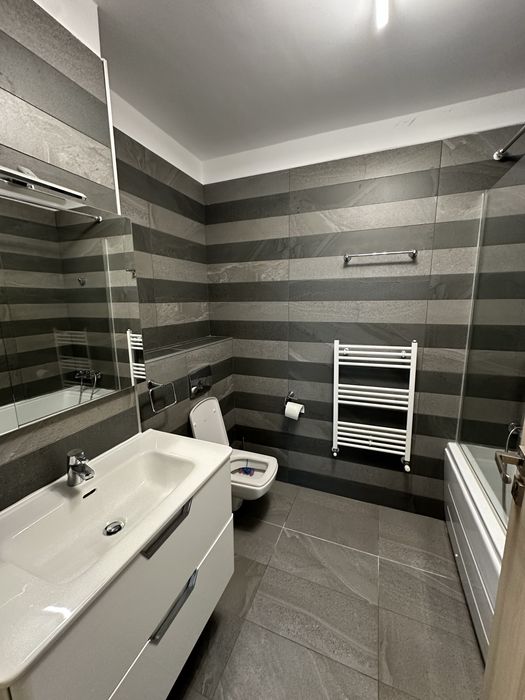 Inchiriez alartament 3 camere Grand Park Residence