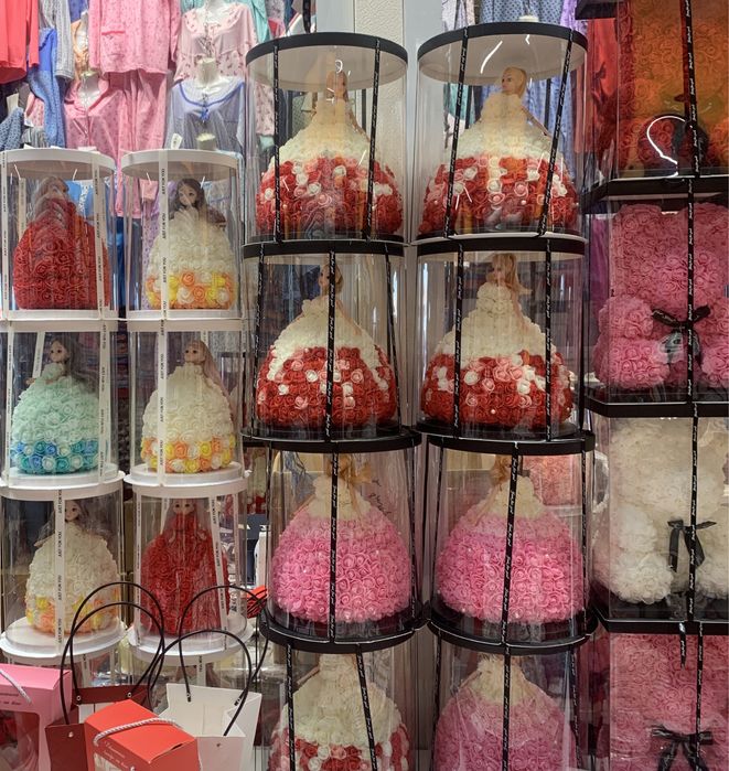 Papusa printesa si Ursuletii decorati cu trandafiri din spuma