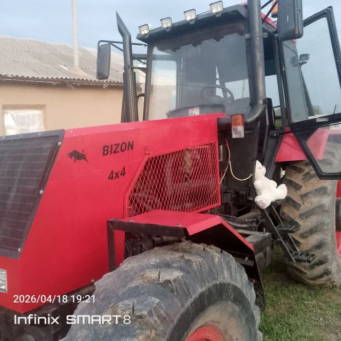 Traktor sotiladi