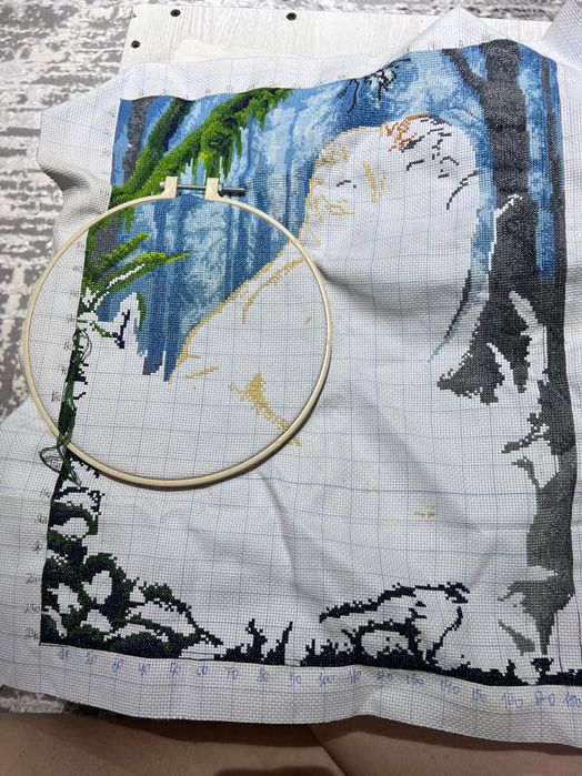 Отдам вышивку за шоколадку)