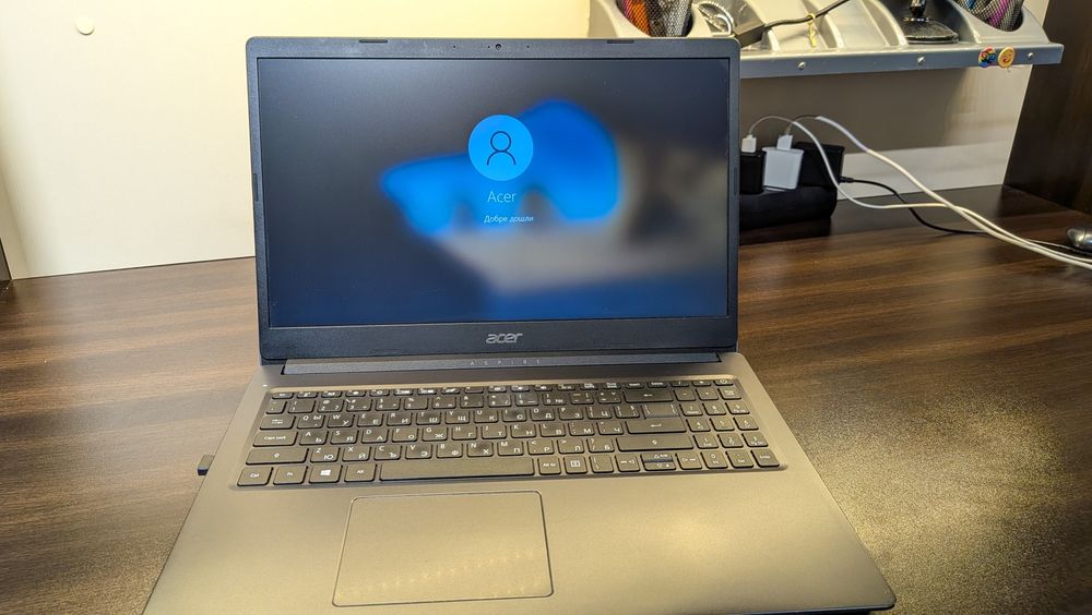 Acer Aspire 15 inch OM Window