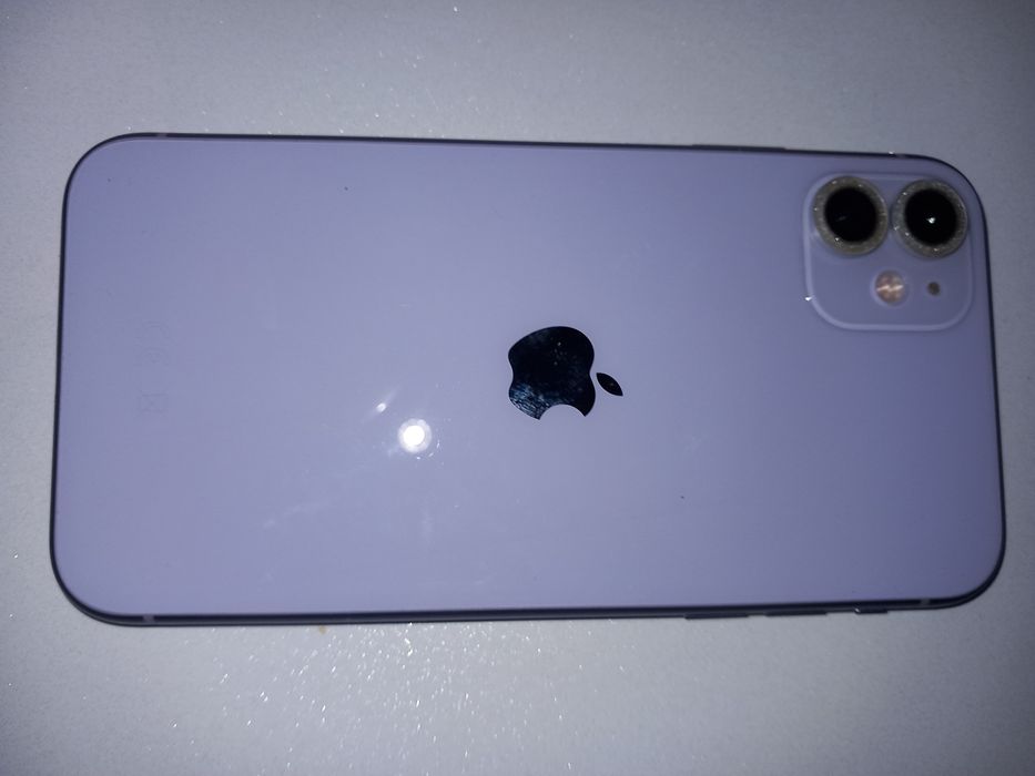 Vand iphone 11 mov 64GB preț 1200 lei
