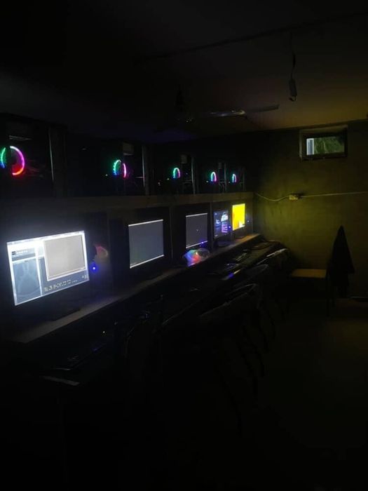 Kampyuter 10 ta 1 server noutbuk