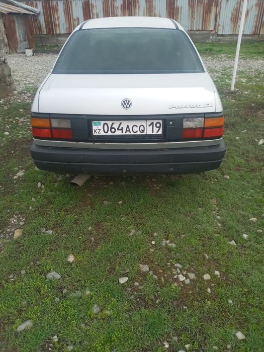 Машина Passat Volkswagen