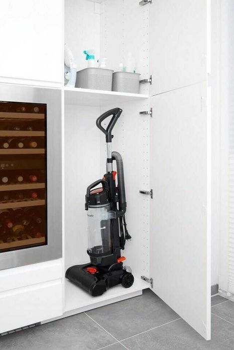 Вертикална прахосмукачка HANSEATIC HVUR4007BMC