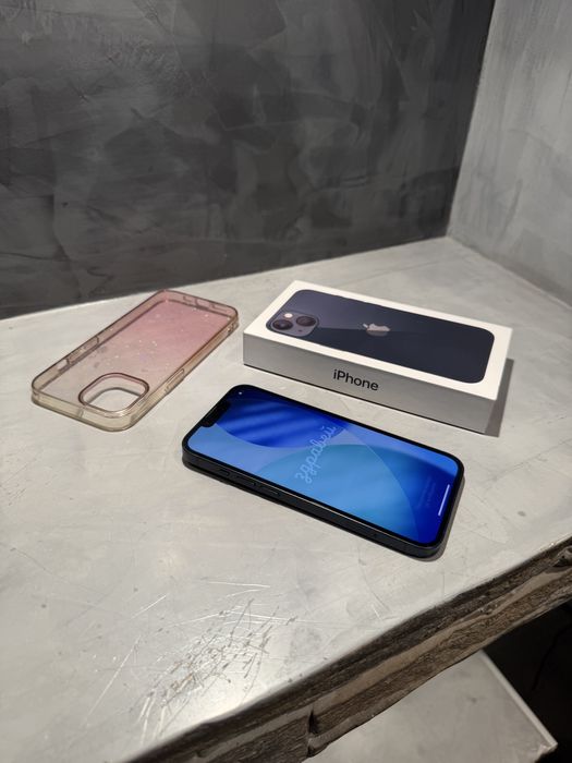 Перфектен Iphone 13  Midnight + подаръци