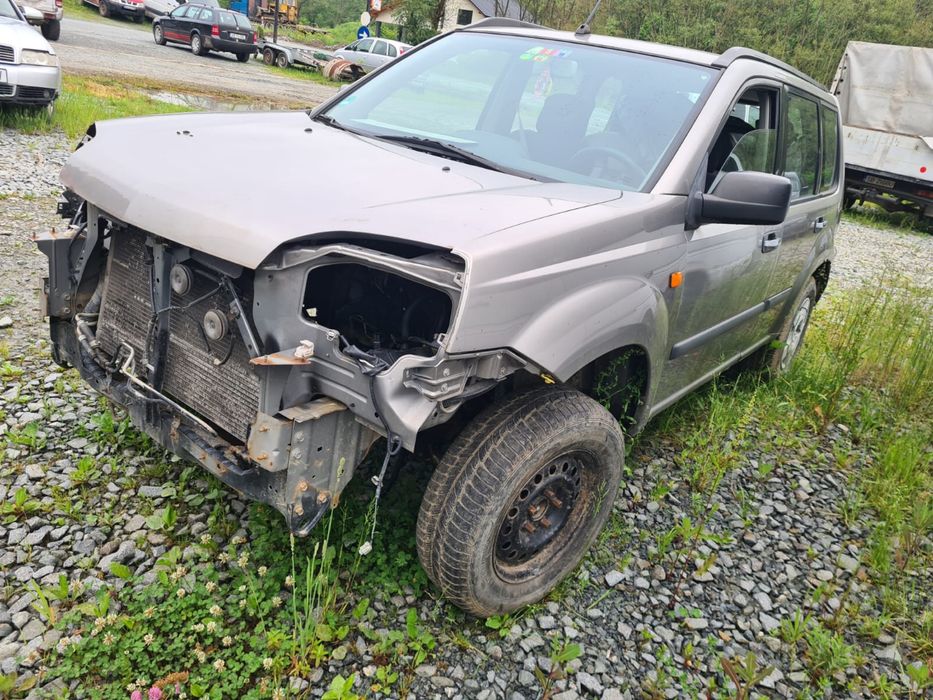 Dezmembrez Nisan X trail 4x4 diesel cu volan stânga.