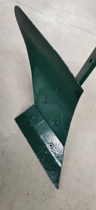 Plug verde simplu pentru motocultor