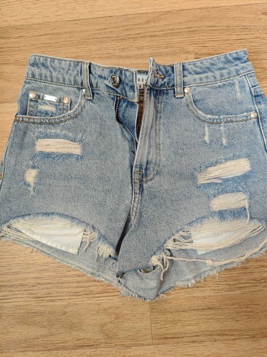 Поли С и М къса дънкова, дълга тюлена на точки и още 2-6 евро