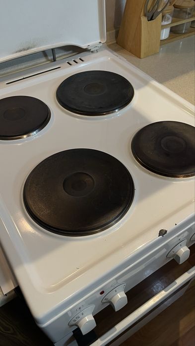 Электро плита с духовым шкафом