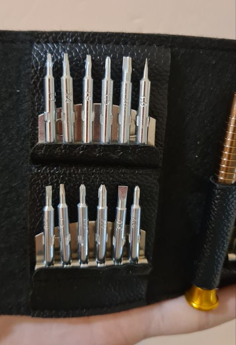 Отвертка с насадками