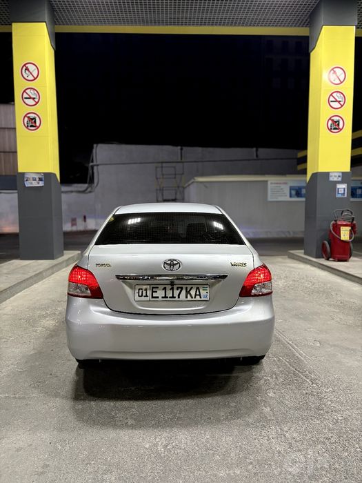 Toyota Yaris Benzin srochna sotiladi