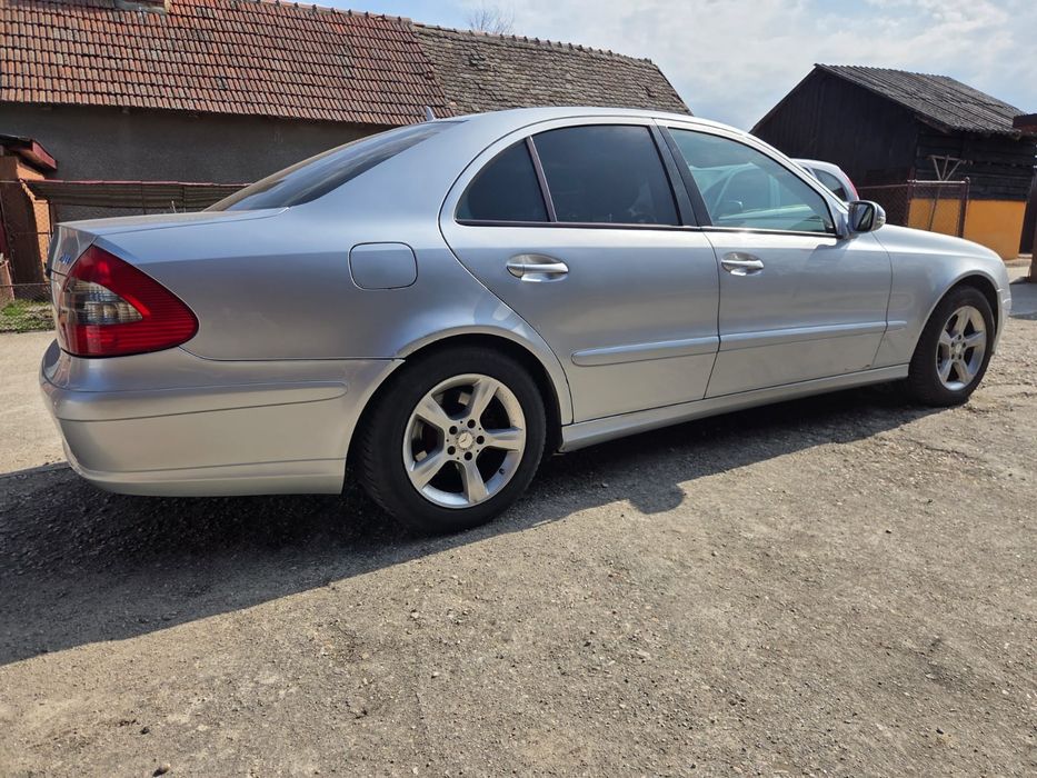 Vând Mercedes Benz