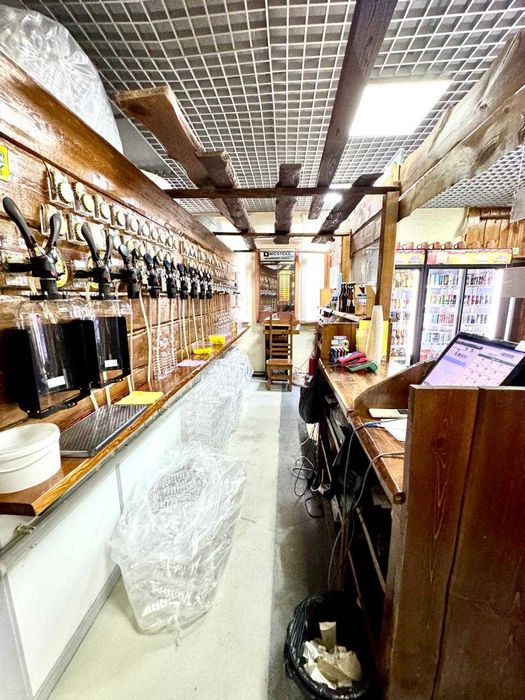 Магазин продам вдоль дороги! С доходом.