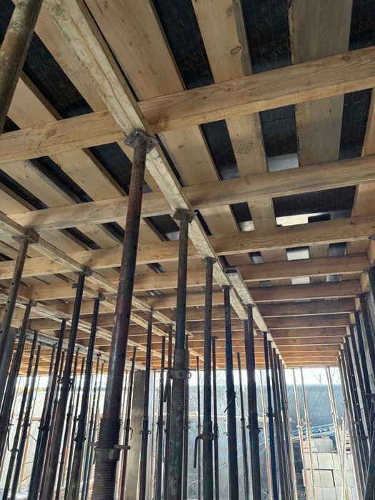 Домкрат, фанера опалубка, строительные леса район ГРЭС