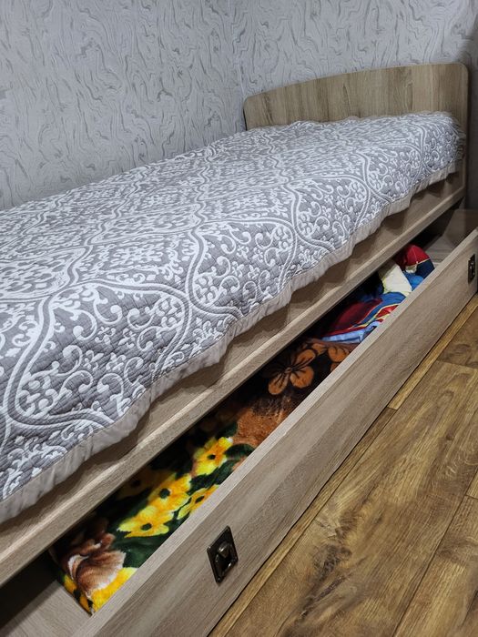 Продаётся кровать односпальная материал МДФ