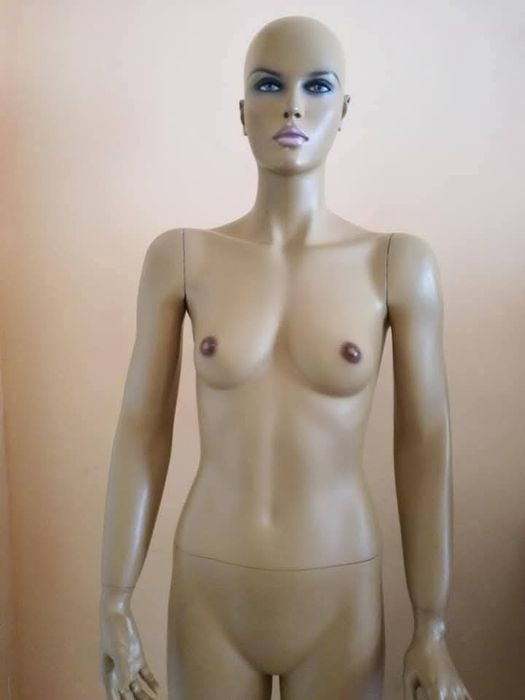 Дамски  витринни манекени