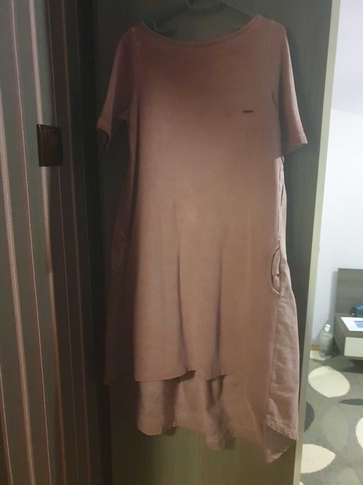 рокля с цип по дължината