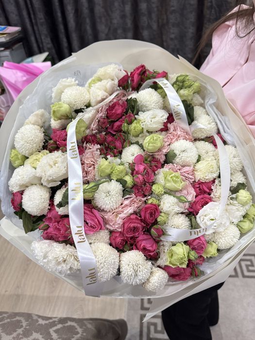 Букеты , цветы свежие