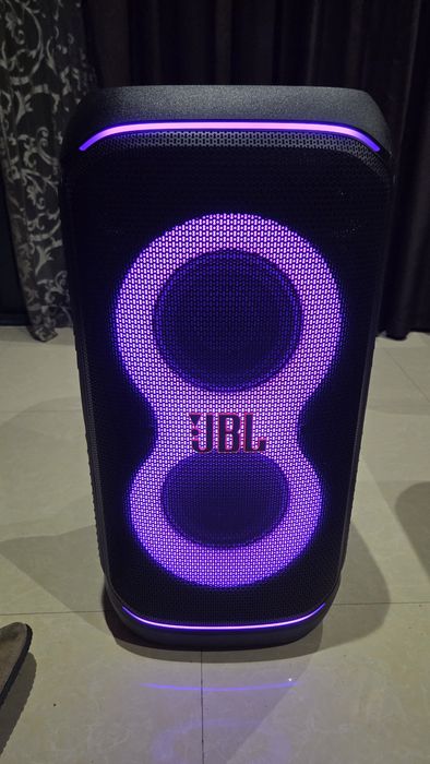 JBL PARTYBOX 320 с включени 2 миркофона