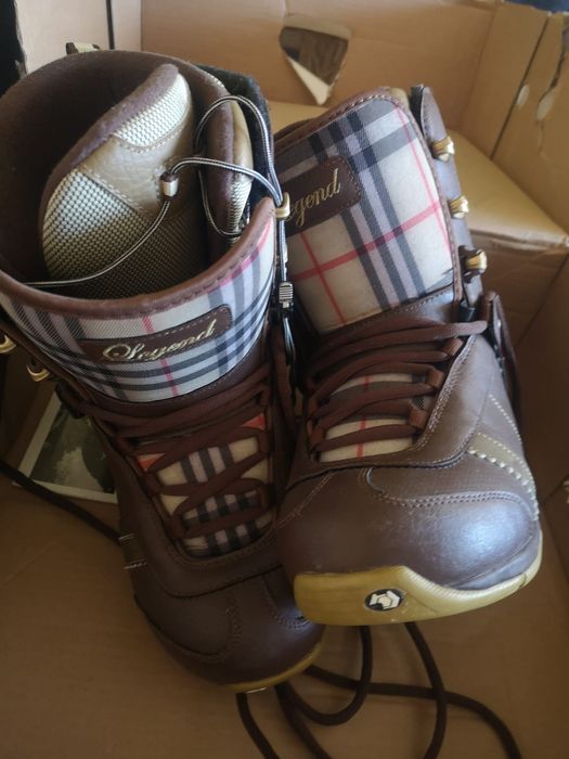 Boots      snowboard dama