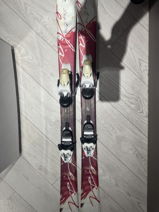 Продам комплект ботинки с лыжами