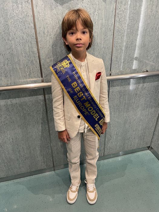 Costum elegant pentru copii