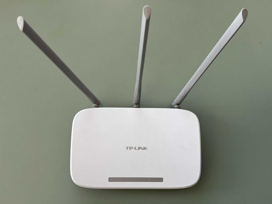Продавам 300 Mbps wireless N router TP-LINK